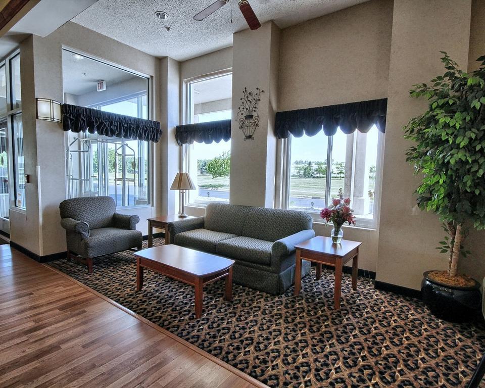 Comfort Inn & Suites Dimondale - Lansing Екстериор снимка