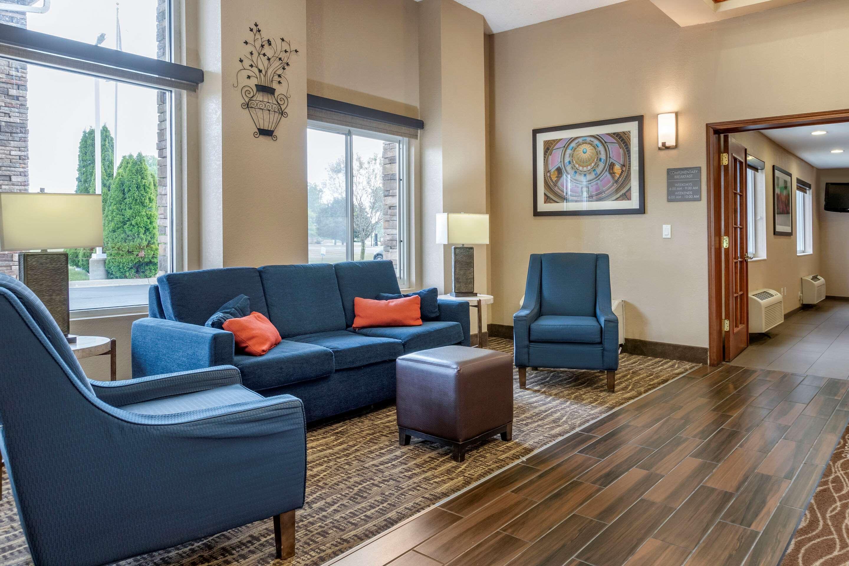 Comfort Inn & Suites Dimondale - Lansing Екстериор снимка