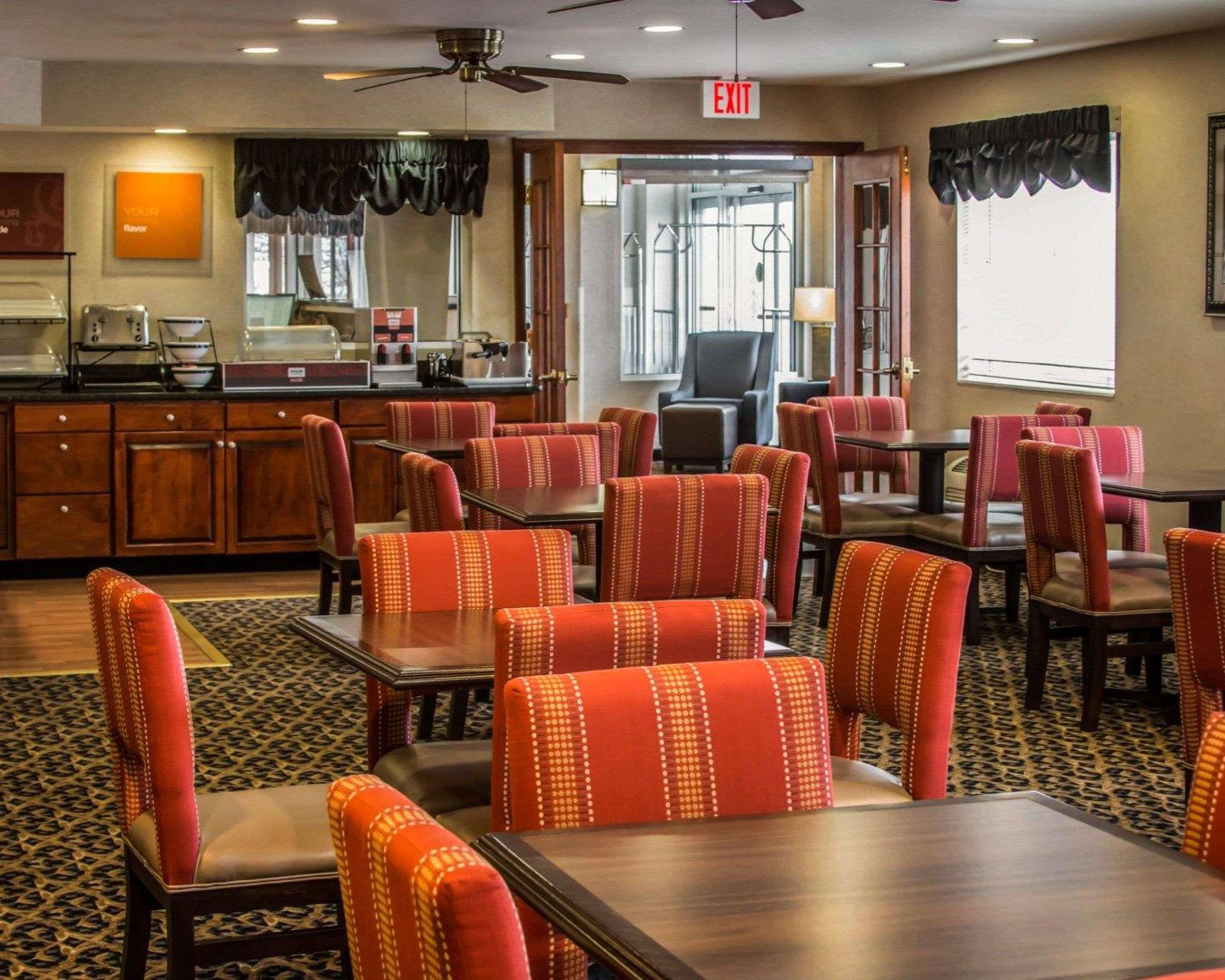 Comfort Inn & Suites Dimondale - Lansing Екстериор снимка