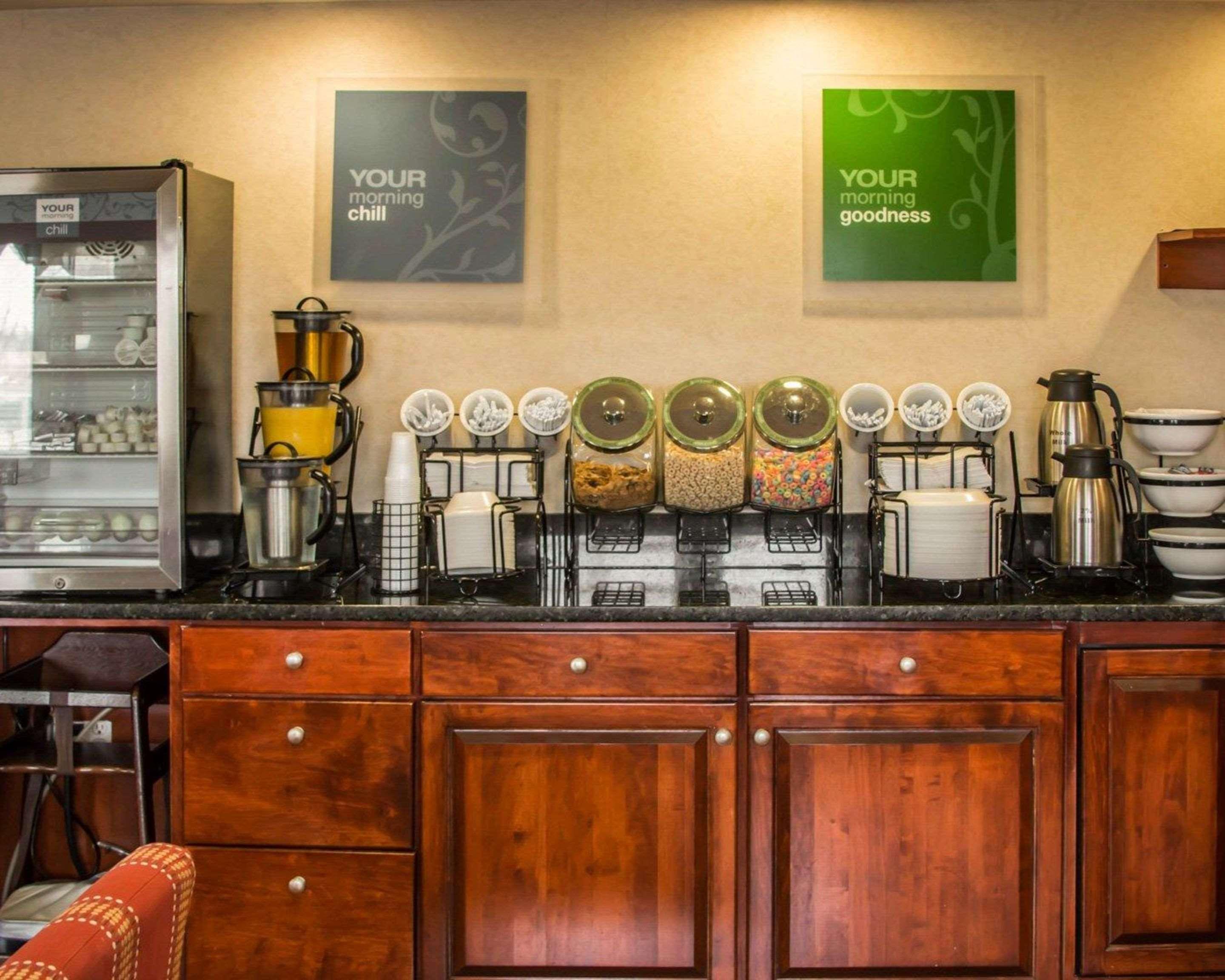 Comfort Inn & Suites Dimondale - Lansing Екстериор снимка